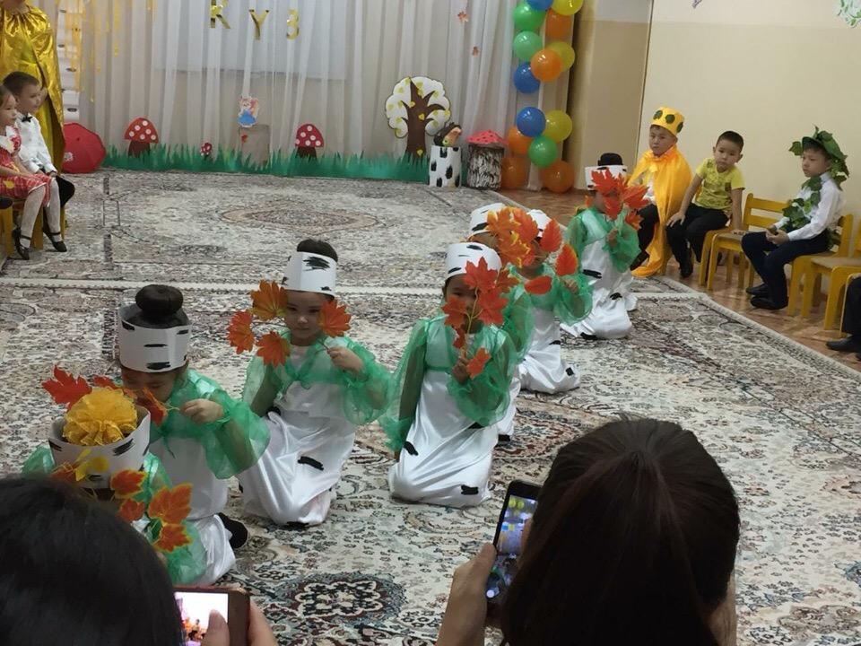 МКҚК № 119 бөбекжай-балабақшасының "Бұл-Бұл" ересек тобындағы  "Алтын күз, әсем айналам,Еліне береке сыйлаған!" атты ертеңгілік