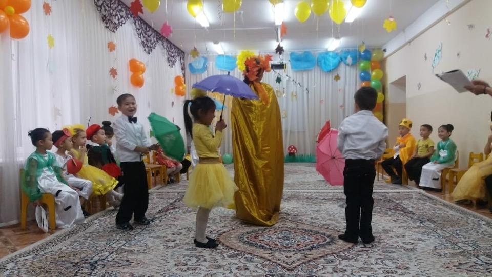 МКҚК № 119 бөбекжай-балабақшасының "Бұл-Бұл" ересек тобындағы  "Алтын күз, әсем айналам,Еліне береке сыйлаған!" атты ертеңгілік