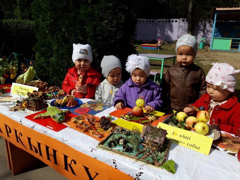 "Балапан" тобының"Алтын күз, Жарқын күз!" атты күзгі көрмеге жасаған туындылары