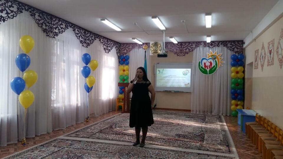 Аудандық семинар. Әлішердің анасының орындауында "Жан балам" әні